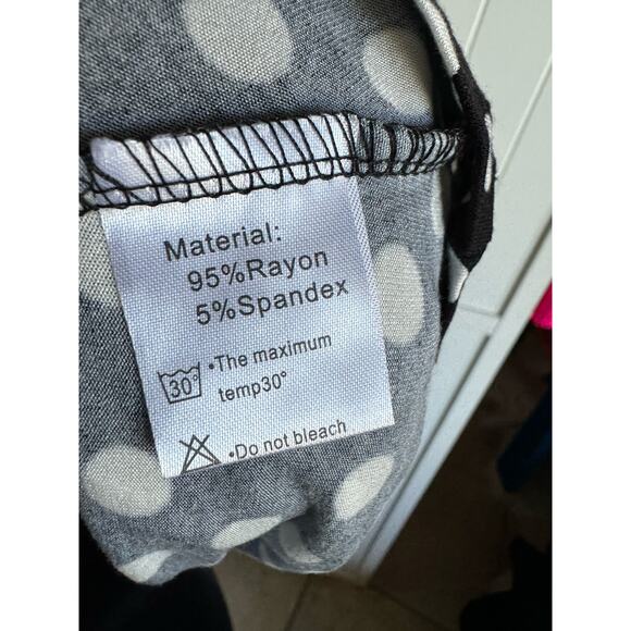 PopYoung Womens Top Sz L Black White V-Neck Long Sleeve Soft Knit NEW - Picture 6 of 7